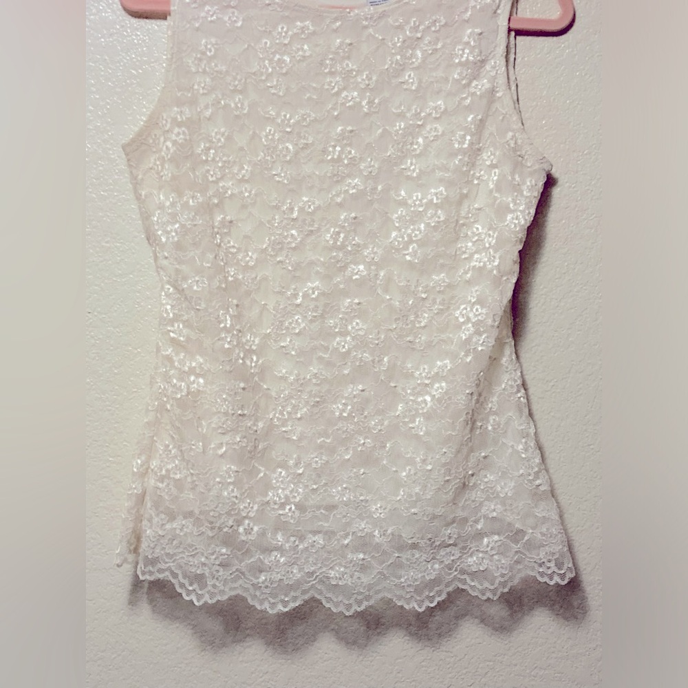 Elegant Lace Sleeveless Ivory Vintage Y2K Top - Picture 3 of 6